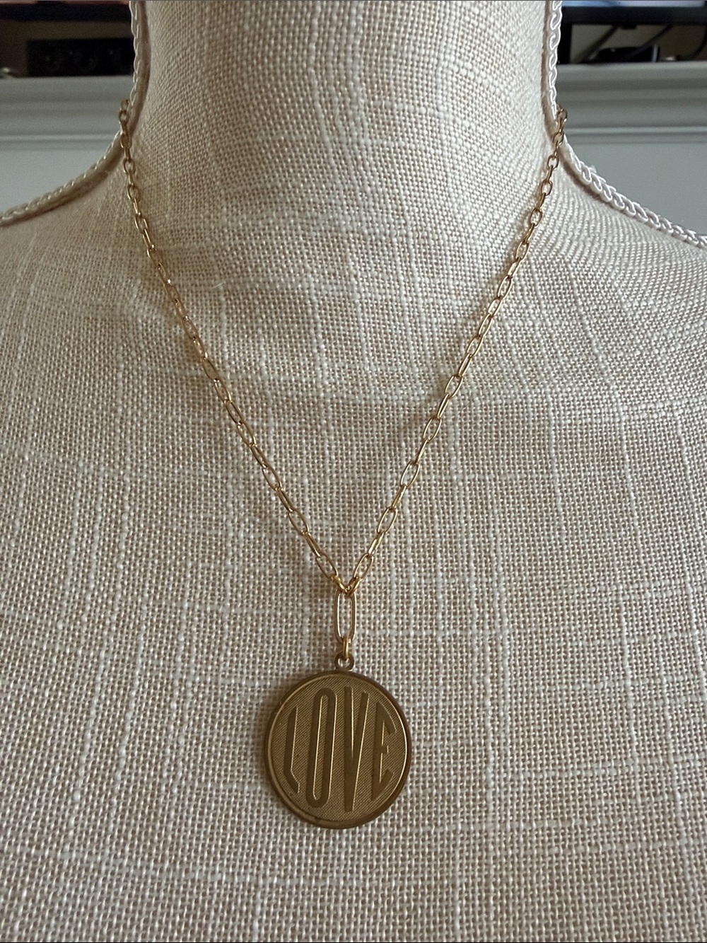 Gold 'LOVE' Round Pendant Necklace - Women Jewelry